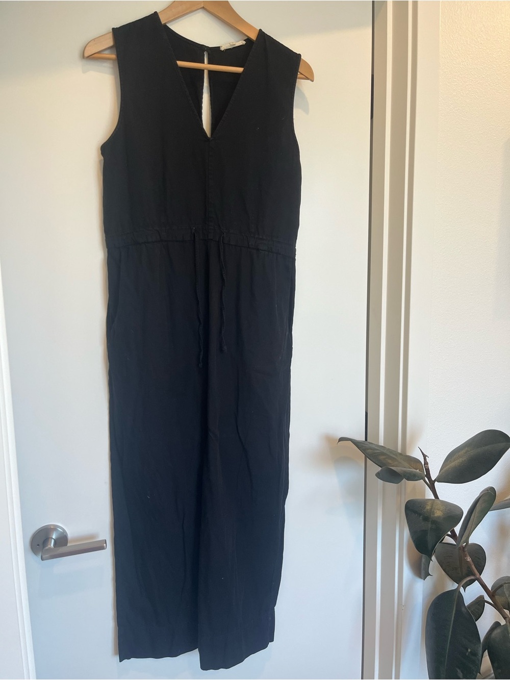Sleeveless Black V-Neck Jumpsuit